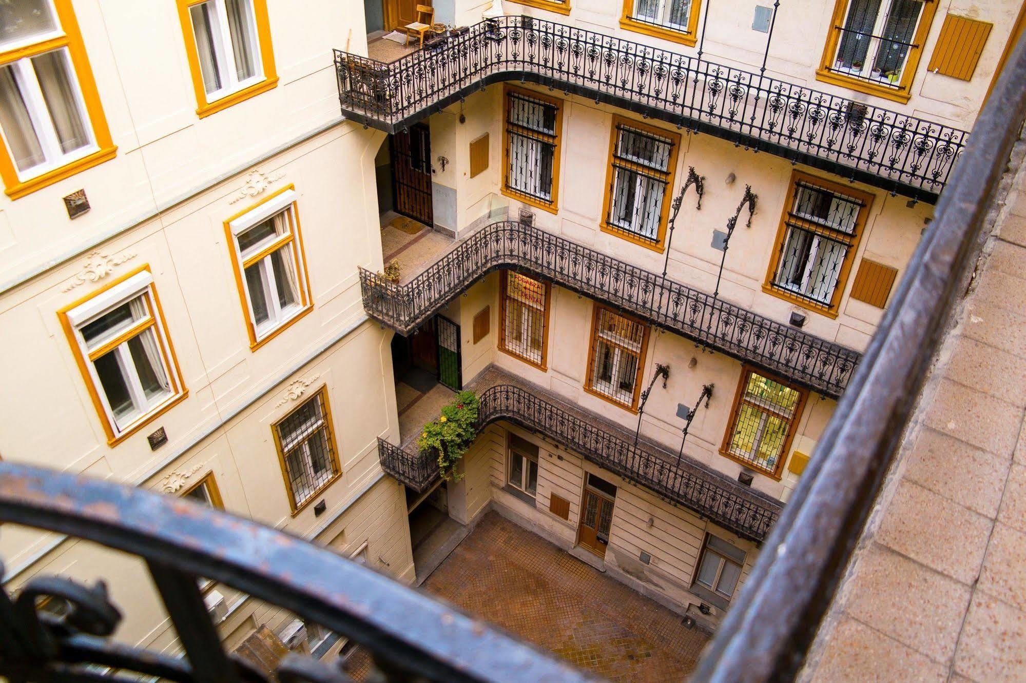 Opera Guesthouse Budapesta Exterior foto